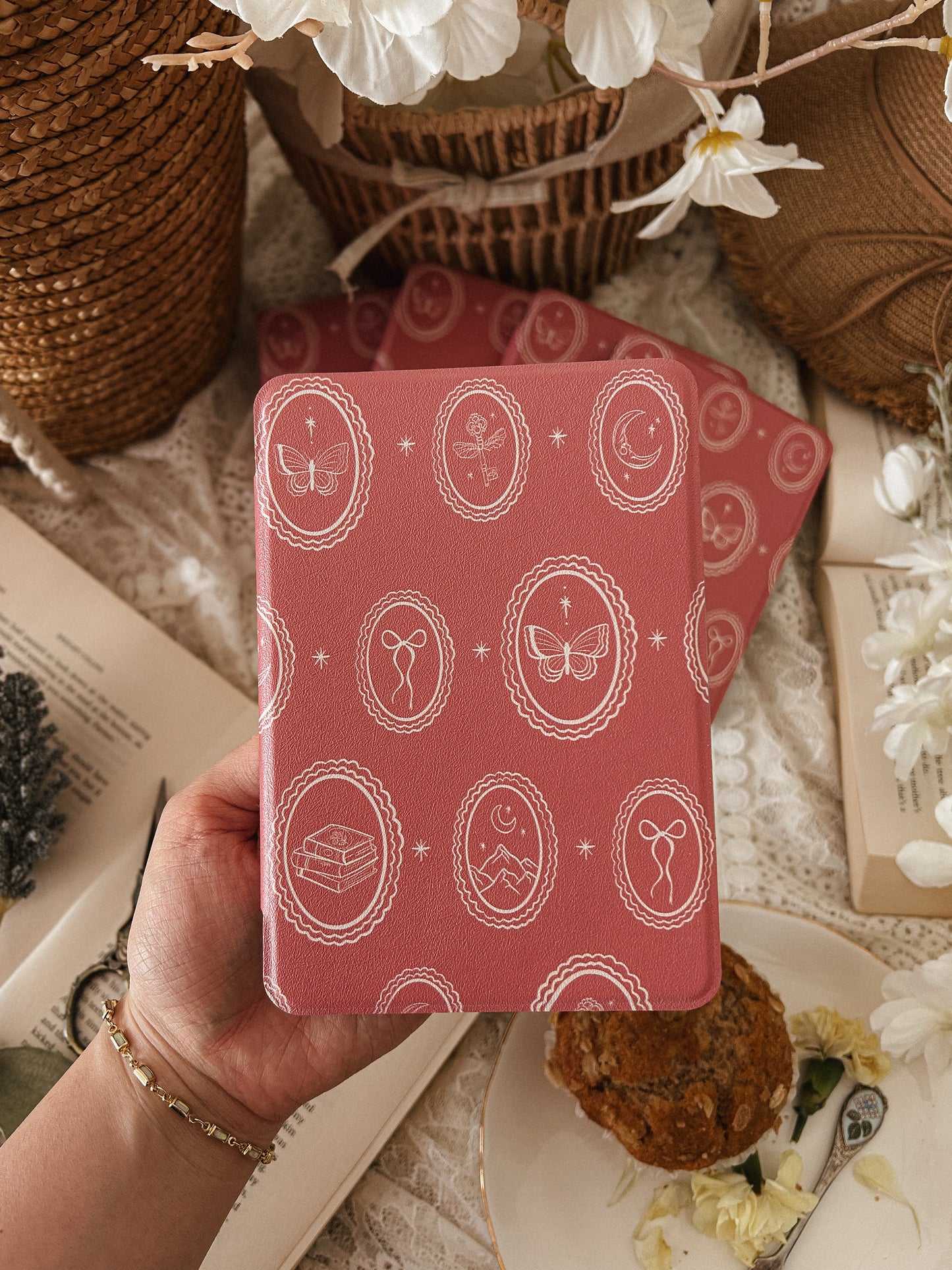 Astoria Kindle Case