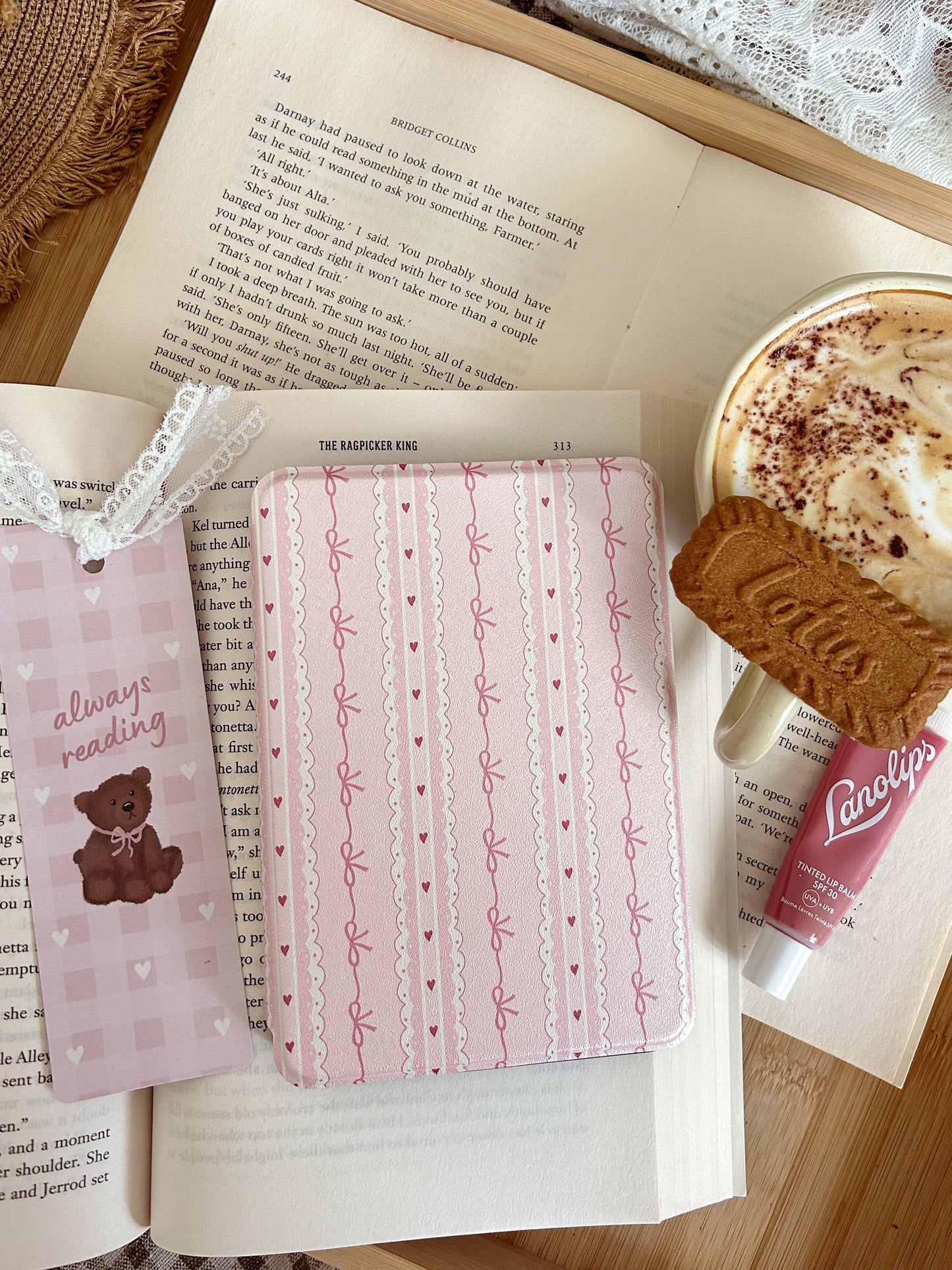 Adella Kindle Case