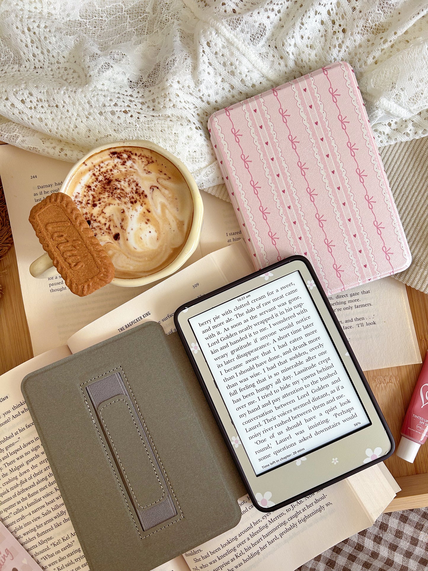 Adella Kindle Case